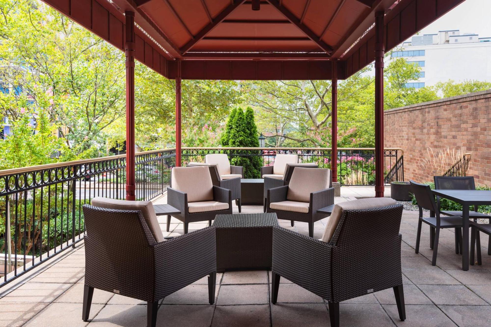 Residence Inn Bethesda Downtown מראה חיצוני תמונה